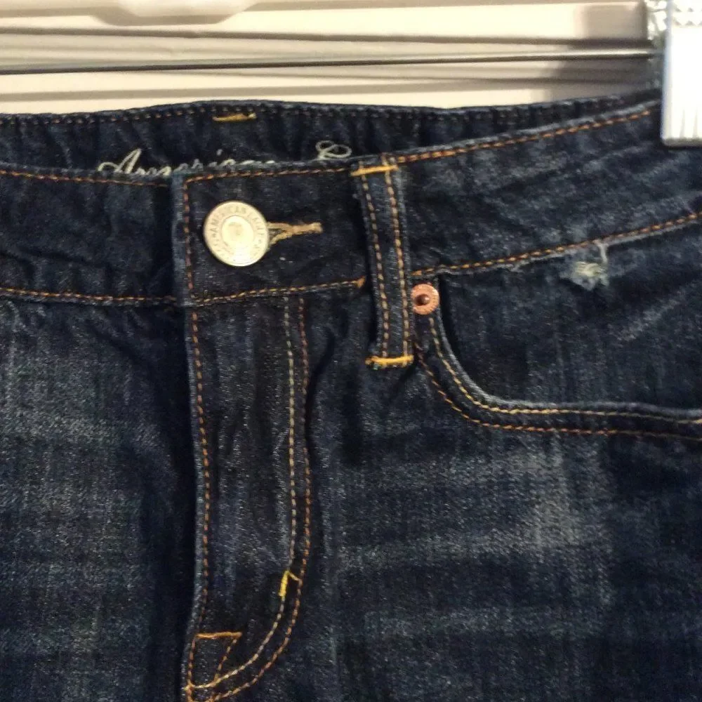 American Eagle distressed cut off jean shorts size 4 womens